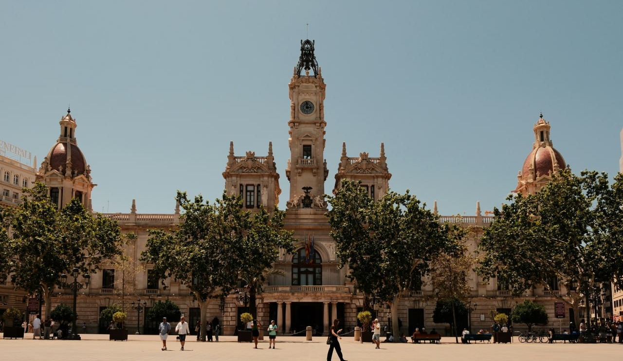 L'Ajuntament de València a la plaça de l'Ajuntament