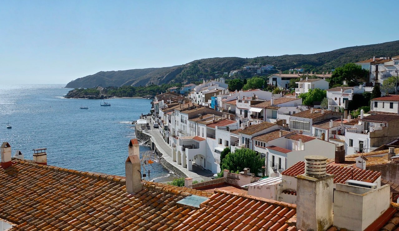 Teulades de Cadaqués i la costa