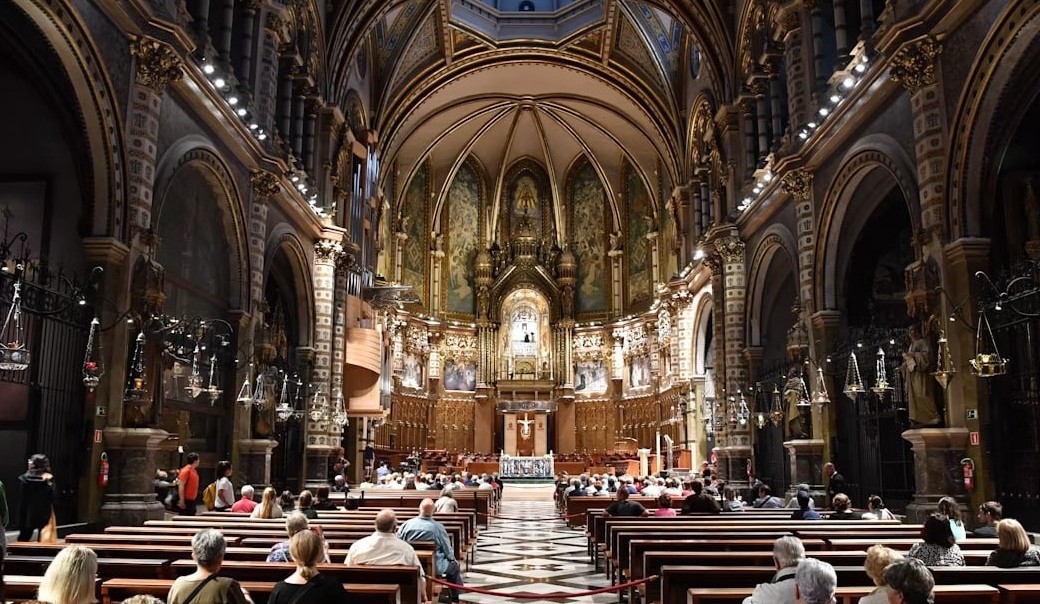 Interior de la basílica del monasterio