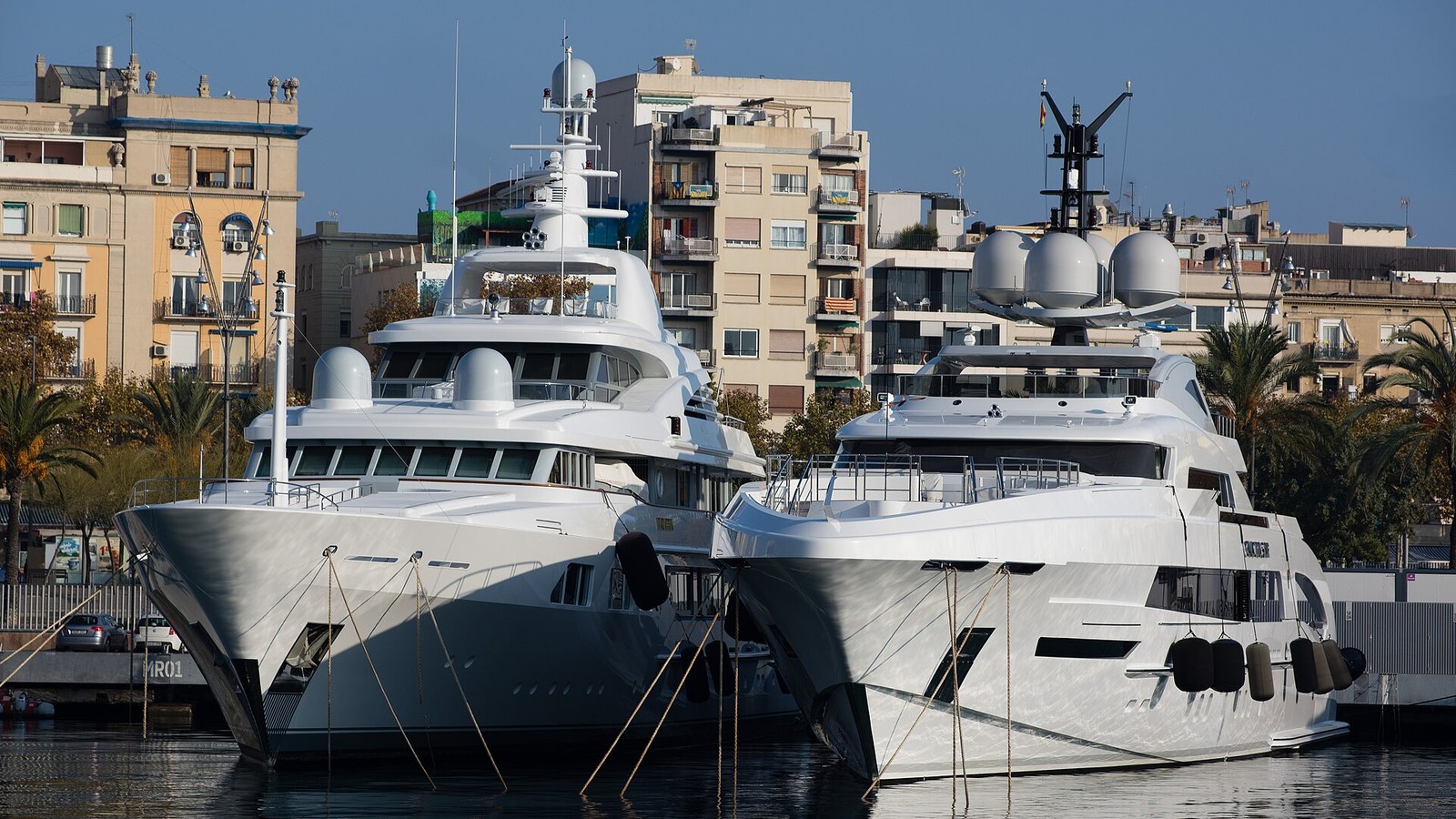 Barcelona Airport - the yacht marinas